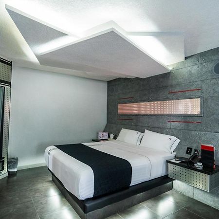 Kuboz Motor Hotel Zapopan Extérieur photo
