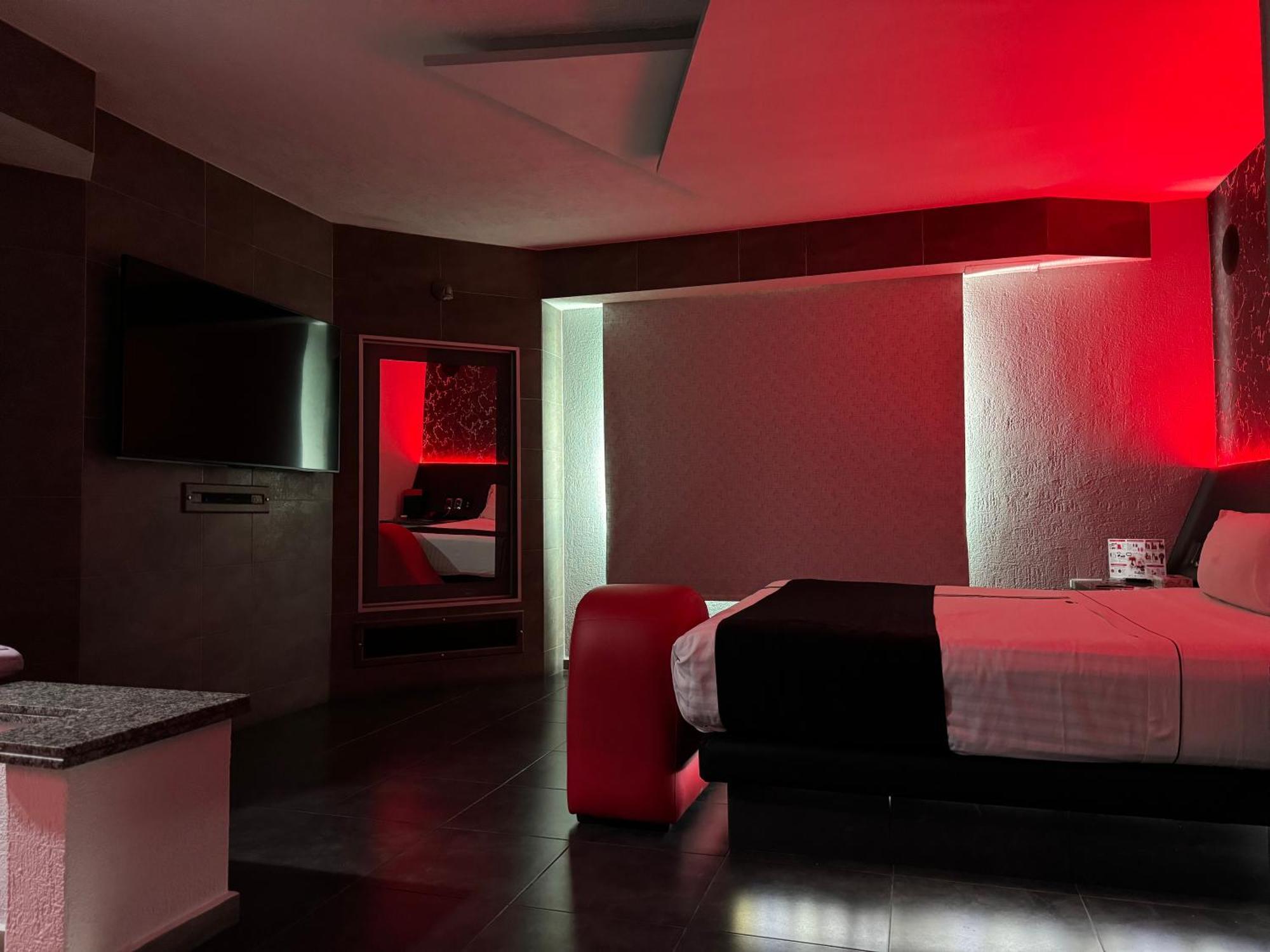 Kuboz Motor Hotel Zapopan Extérieur photo