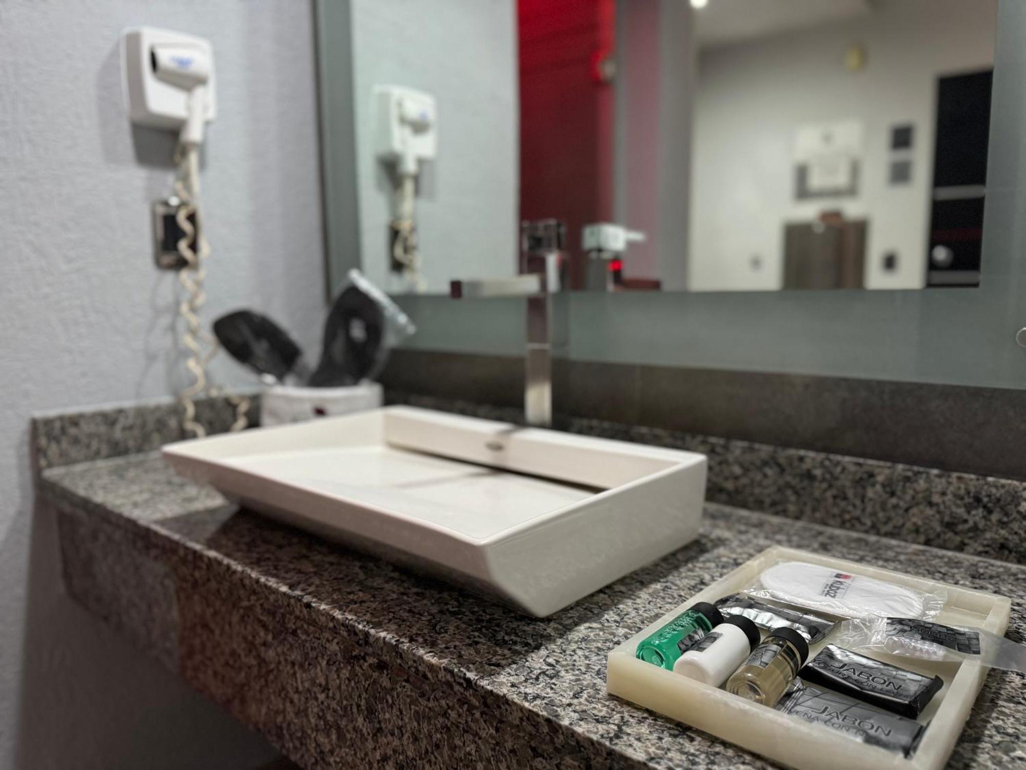 Kuboz Motor Hotel Zapopan Extérieur photo