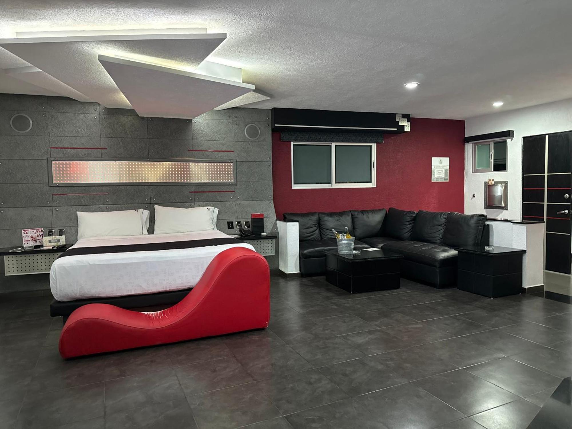 Kuboz Motor Hotel Zapopan Extérieur photo